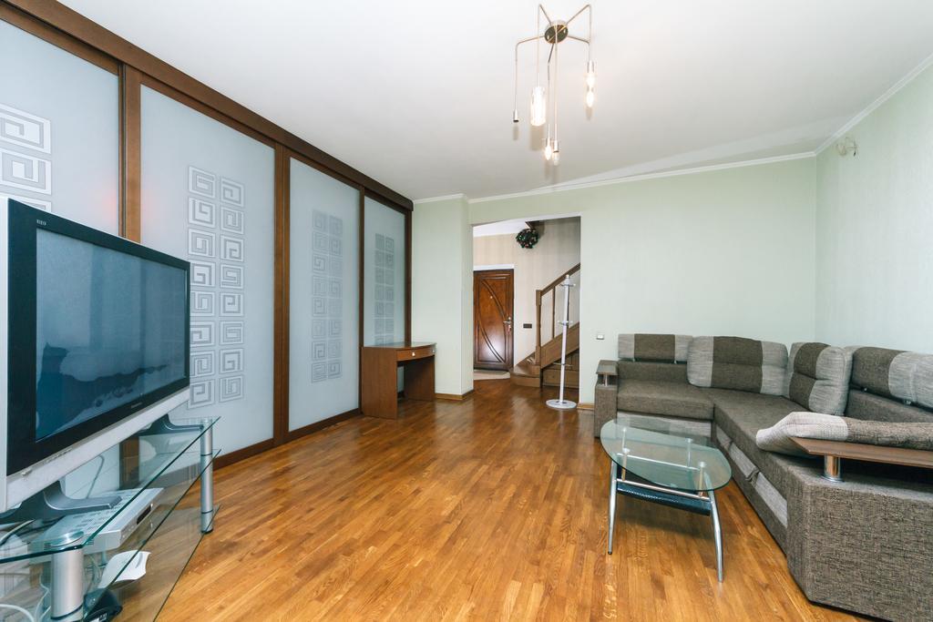 קייב Two-Storey Apartment Near Iec מראה חיצוני תמונה