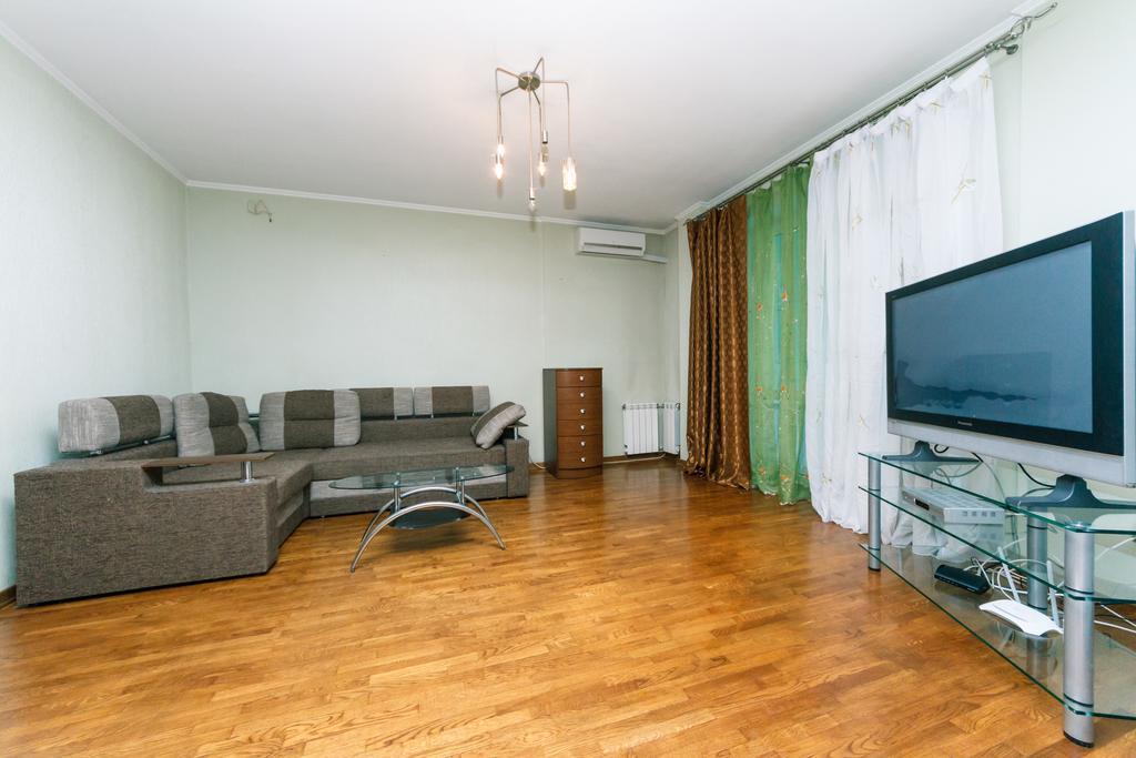 קייב Two-Storey Apartment Near Iec מראה חיצוני תמונה