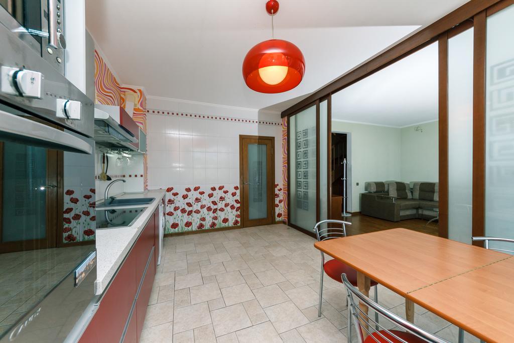 קייב Two-Storey Apartment Near Iec מראה חיצוני תמונה
